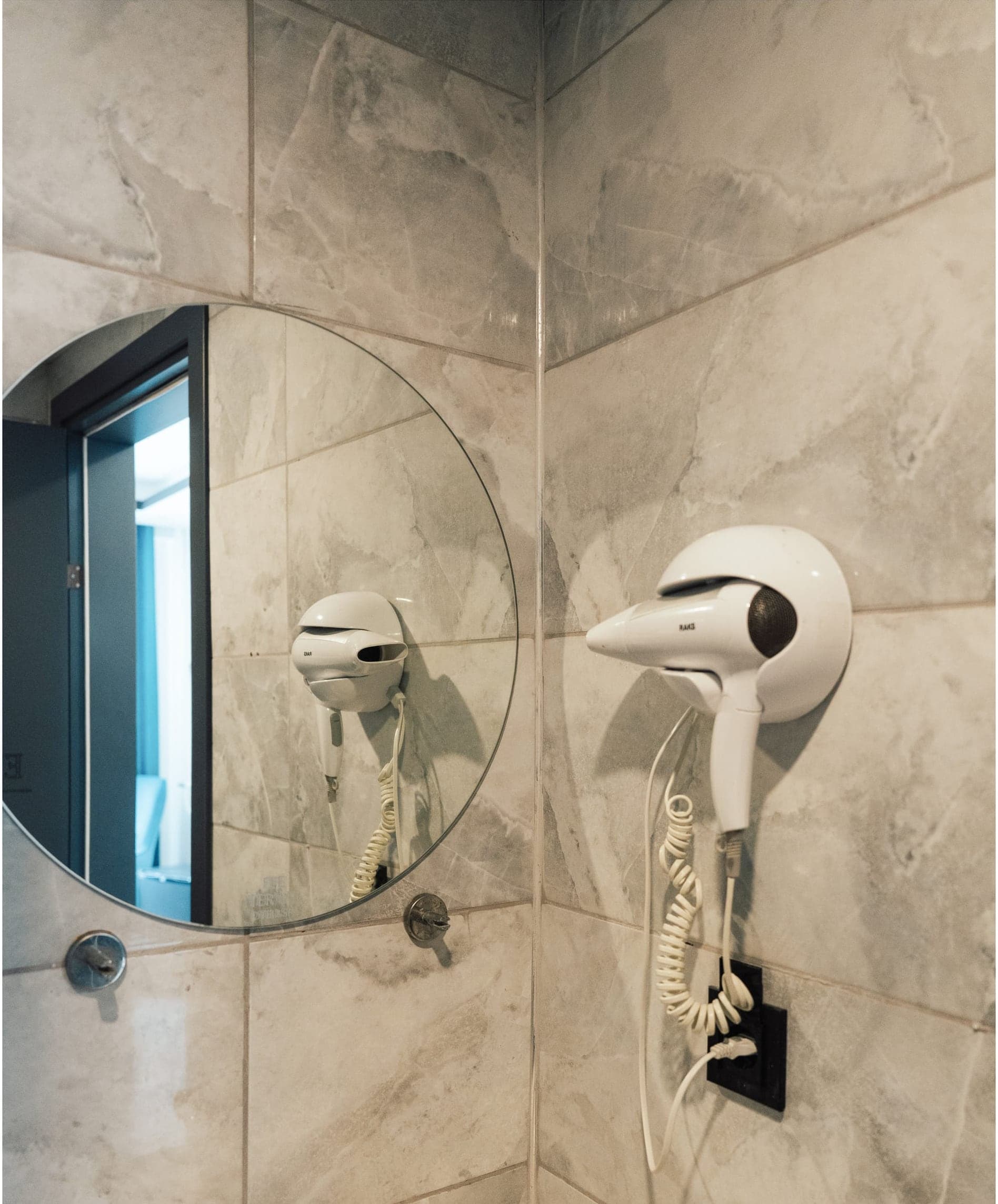 Room bathroom