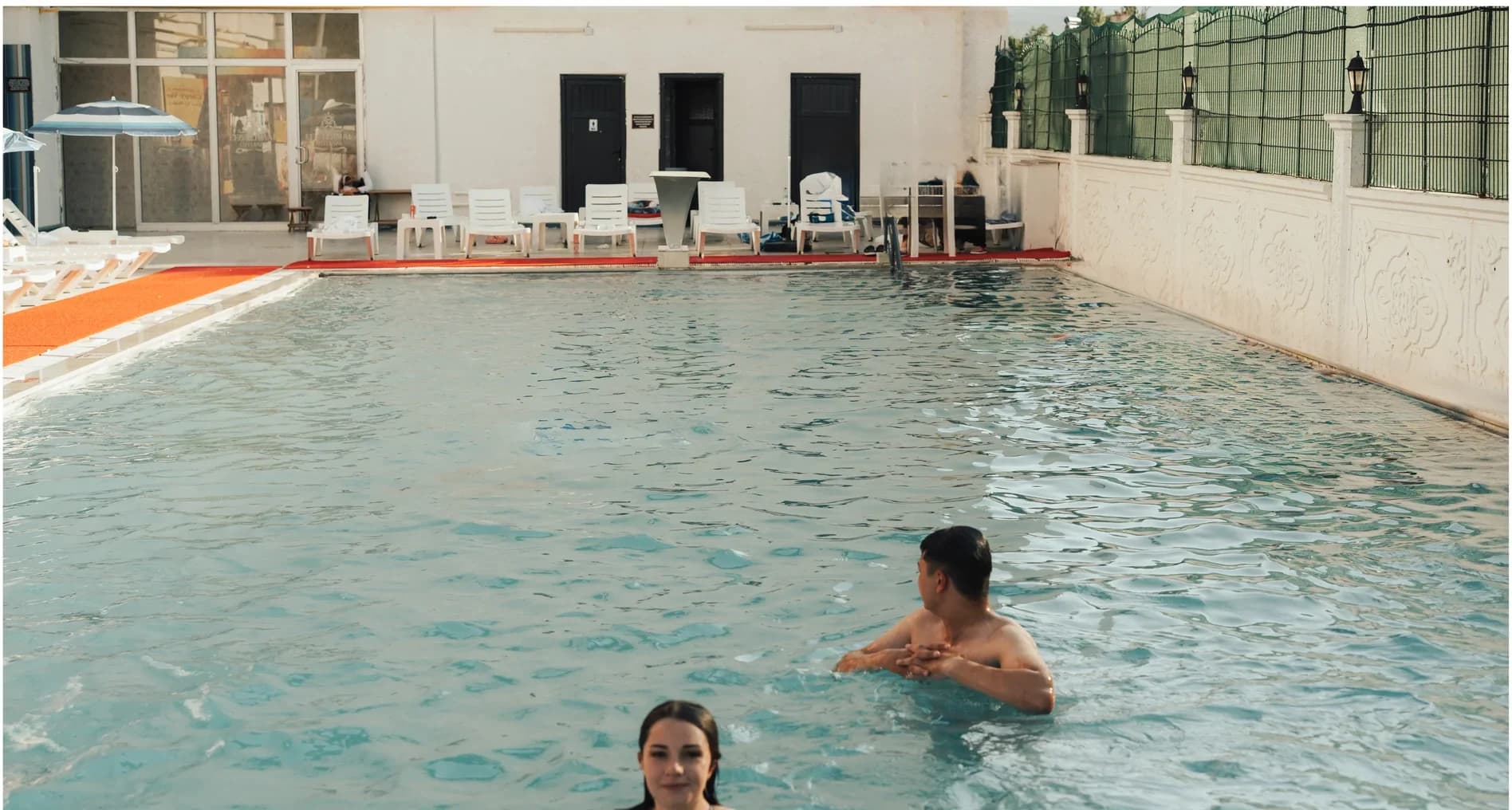 Kütahya Yoncalı kaplıca suyu — Efe Termal Otel kapalı termal havuzu
