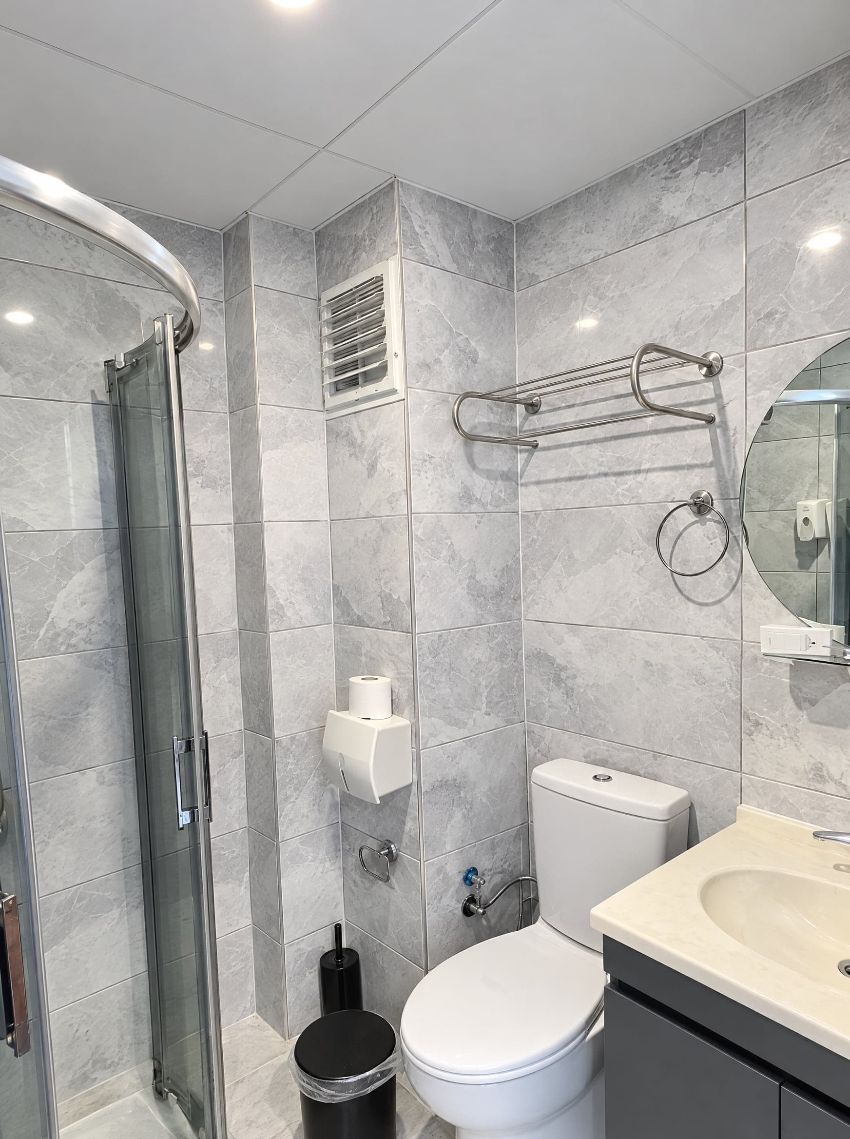 Suit Oda: duşakabinli banyo
