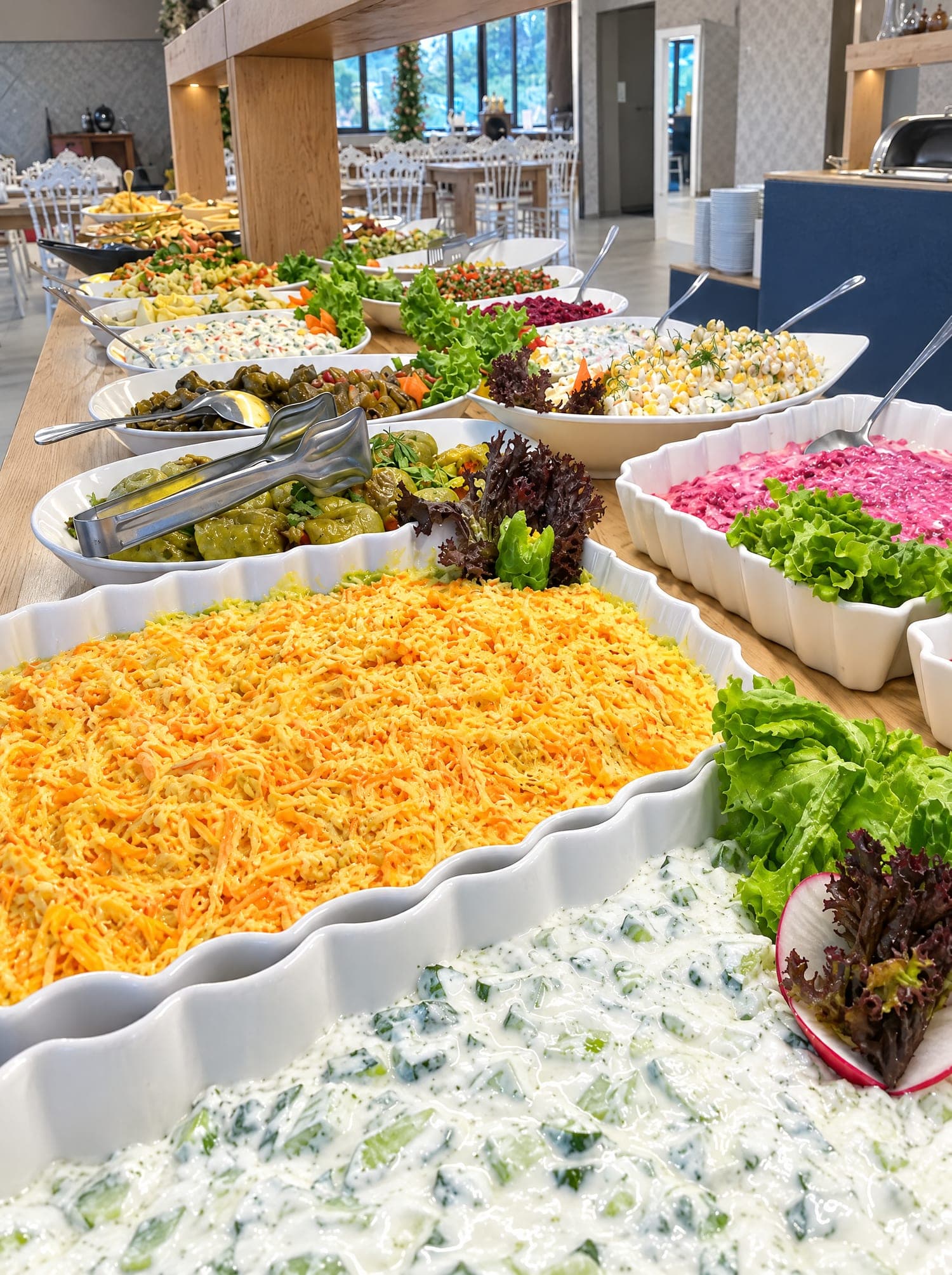 Mısırlı salata, pancar ve soğuk mezeler